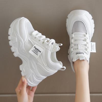 Белые кроссовки на толстой платформе для женщин, модная сетчатая дышащая спортивная обувь, женская удобная толстая подошва, нескользящая обувь для бега