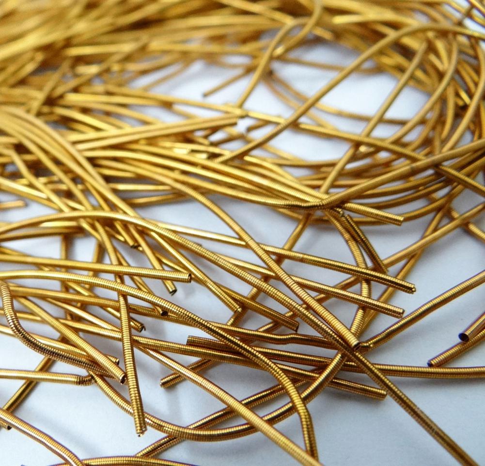 Золотые слитки, декоративная гладкая изнаночная нить для вышивки, Индия, 100