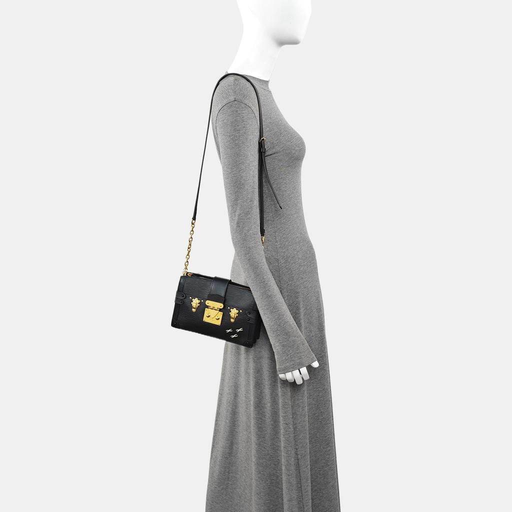 [Pre-Owned] Trunk Clutch Soft Box Water Ripple Leather Crossbody Shoulder Bag - Very Good #TJPCQ6