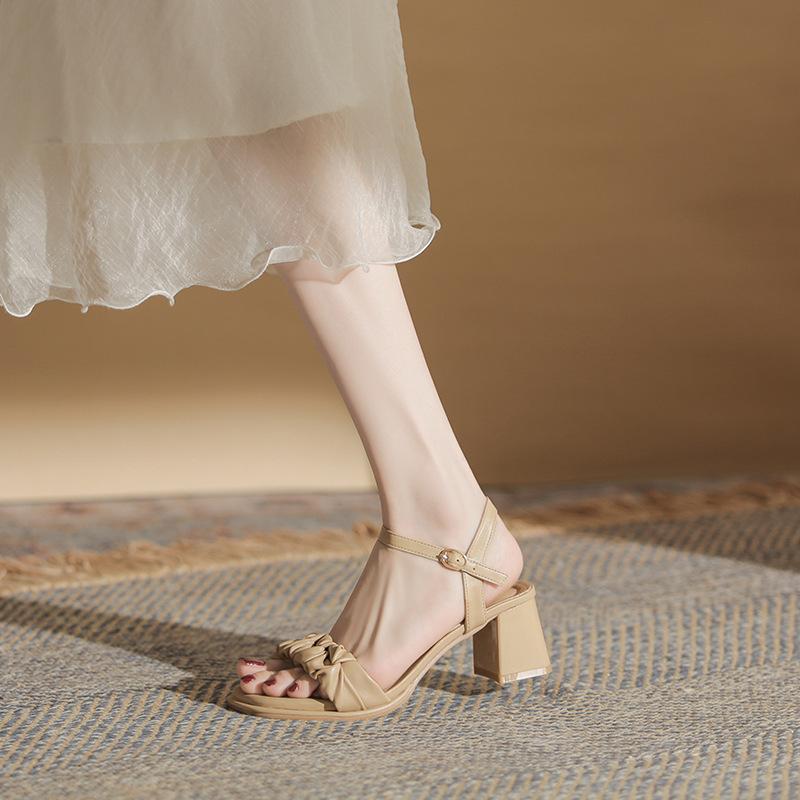 Модные сандалии на высоком каблуке из мягкой плиссированной кожи женские однотонные sandalias de mujer лето 2025 женские элегантные летние туфли sandales