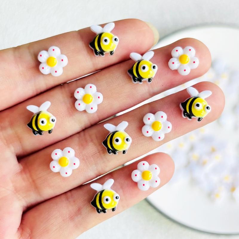 50Pcs New Cute Mini 3D Stereoscopic Little Bee Flower Flatback Ornament Jewelry Making Manicure Hairwear Accessories A148