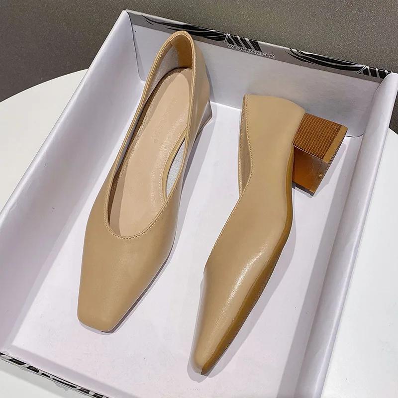 Элегантные женские туфли на среднем каблуке 2024 года, новые одинарные туфли на толстом каблуке, женские осенние туфли из мягкой кожи, не утомляющие, квадратный носок