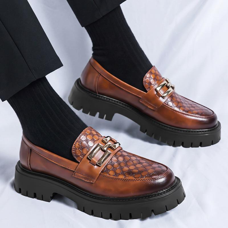 Men's metal casual leather shoes Men's spring and autumn new models One pedal thick sole increases height
