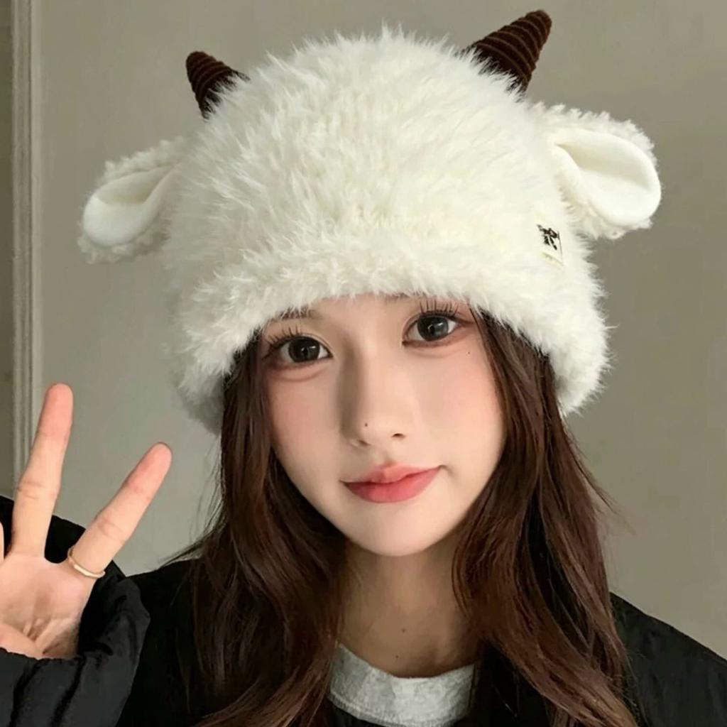 Cute little cashmere hat women's new thickened and velvet soft waxy ear protection hat versatile and small knitted hat