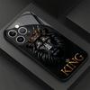 Чехол для телефона 'Король Лев' (темный) для iPhone 17 16 15 14 13 12 Plus Pro Max, Жесткий противоударный, Глянцевая стеклянная задняя крышка, Защита от отпечатков пальцев