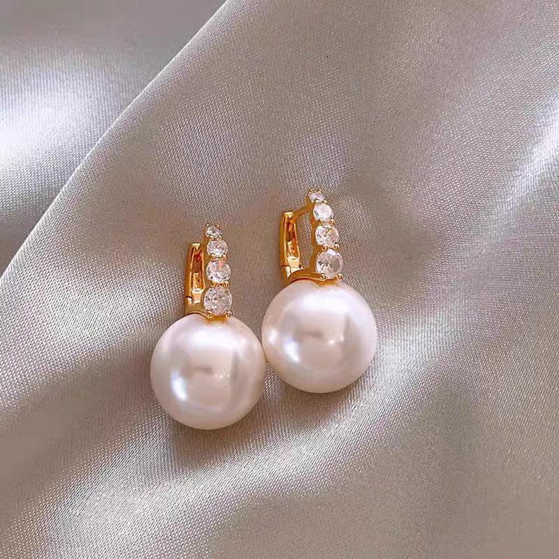 French Minimalist and Fashionable Pink Imitation Pearl Earrings