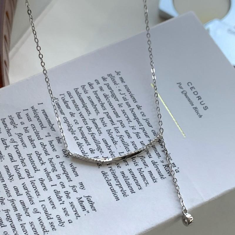 Tassel Smiling Necklace Women Luxury Minimalist Clavicle Chain Fashion Commute