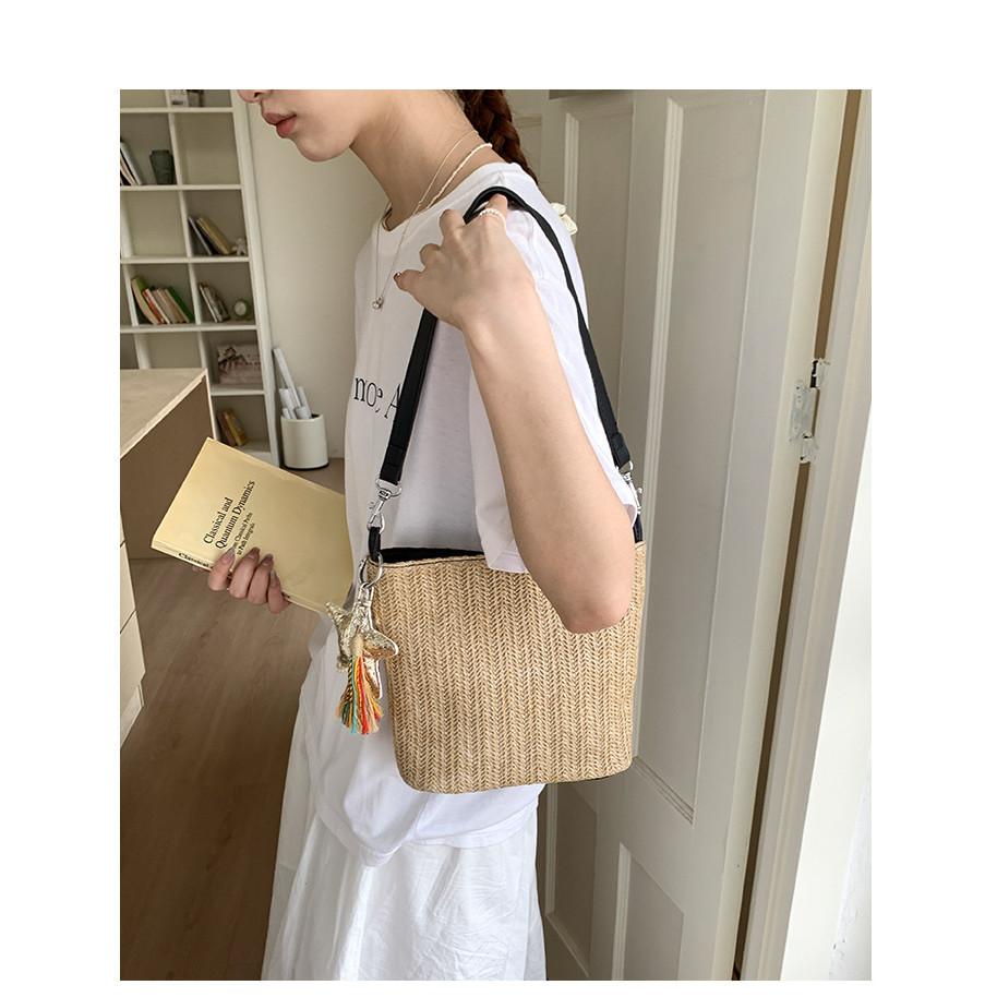 IELGY Seaside Beach Straw Bag Summer All-Match Cross-Body Contrast Color Woven Bucket Bag