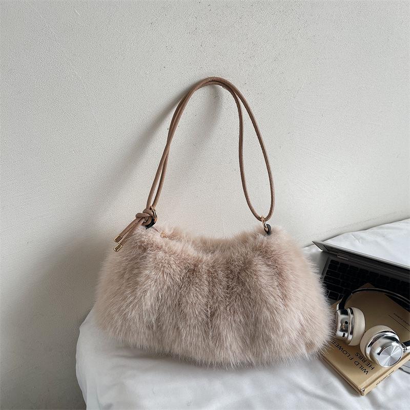 Korean Gentle Shoulder Hair Bag Women's 2025 Autumn New Large-capacity Commuter Underarm Bag Portable Plush Bag