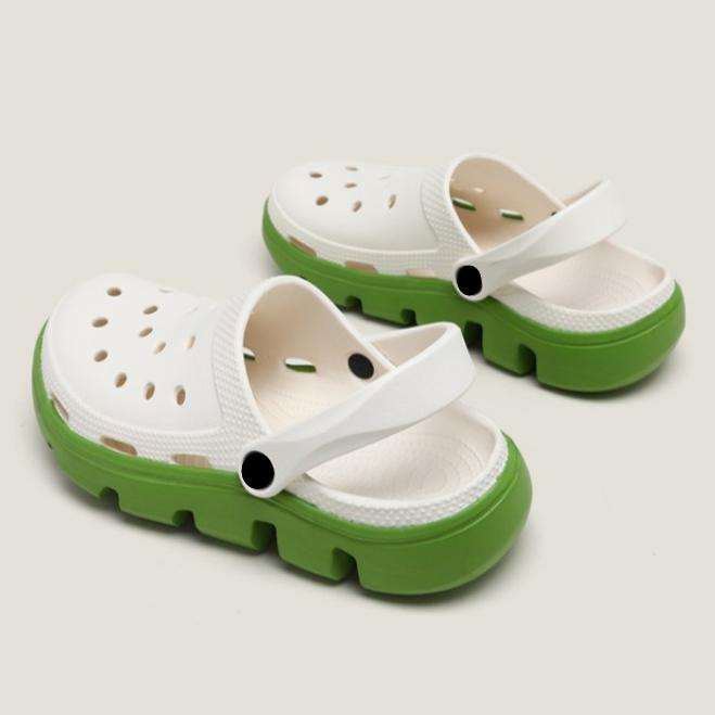 Couples Beach Hole Shoes Men's Women Clogs Lightweight Outdoor Antiskid Slippers Soft Sole EVA Slippers Street Sandals Footwear