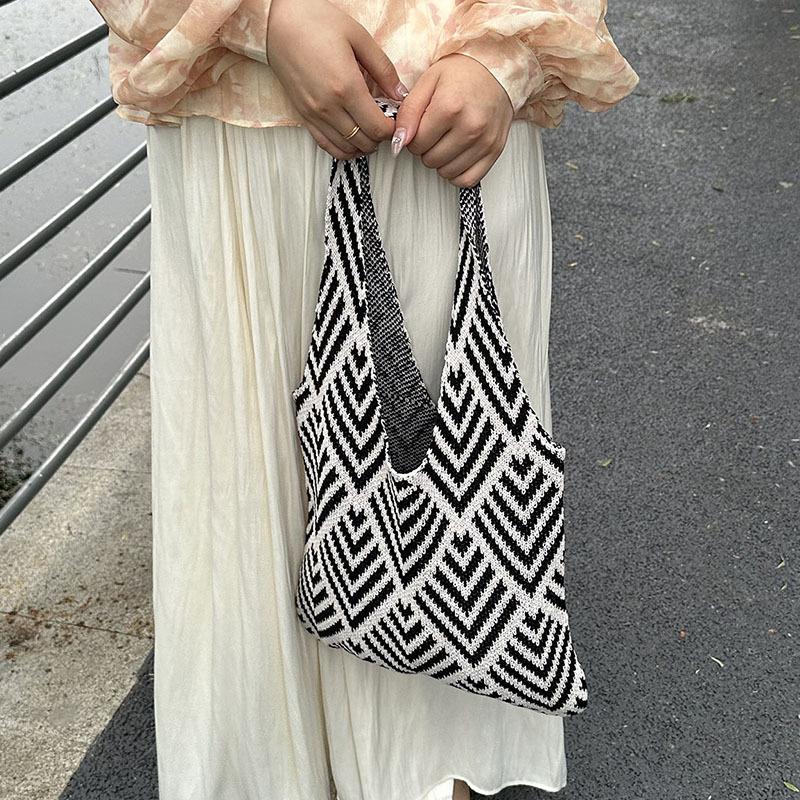 Модная геометрическая контрастная цветная вязаная вручную сумка-тоут женская минималистичная большой вместимости вязаная крючком сумка через плечо