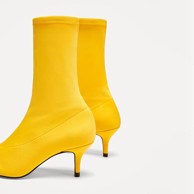 Осенние женские сапоги из эластичной ткани