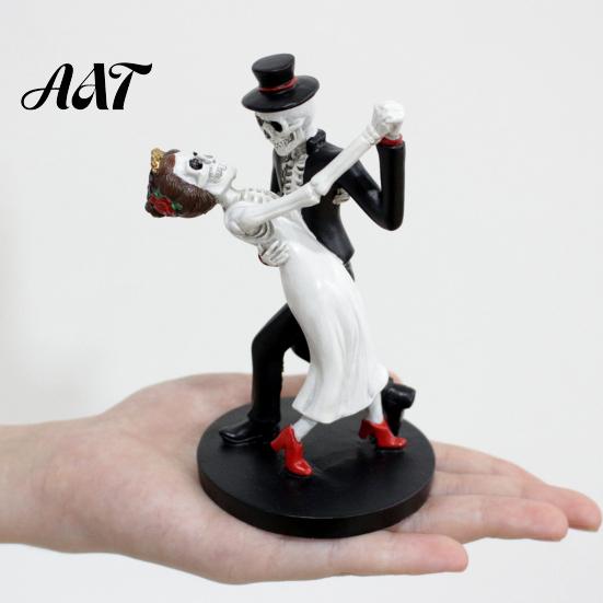 Resin Gothic Decor for Home Day of The Dead Dancing Skeleton Couple Figurine, Halloween Wedding Statue Lover Statue, Romantic Bride Groom Sculpture