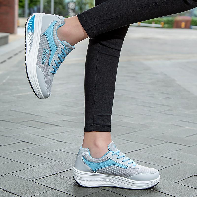 Женские спортивные кроссовки на платформе