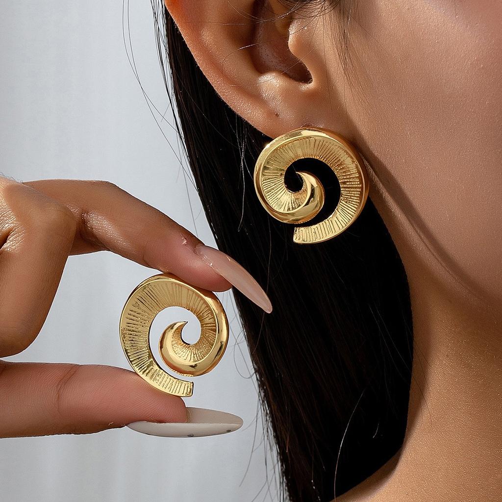 New Retro Metal Textured Earrings for Women with High-end Spiral Fashion Niche Earrings