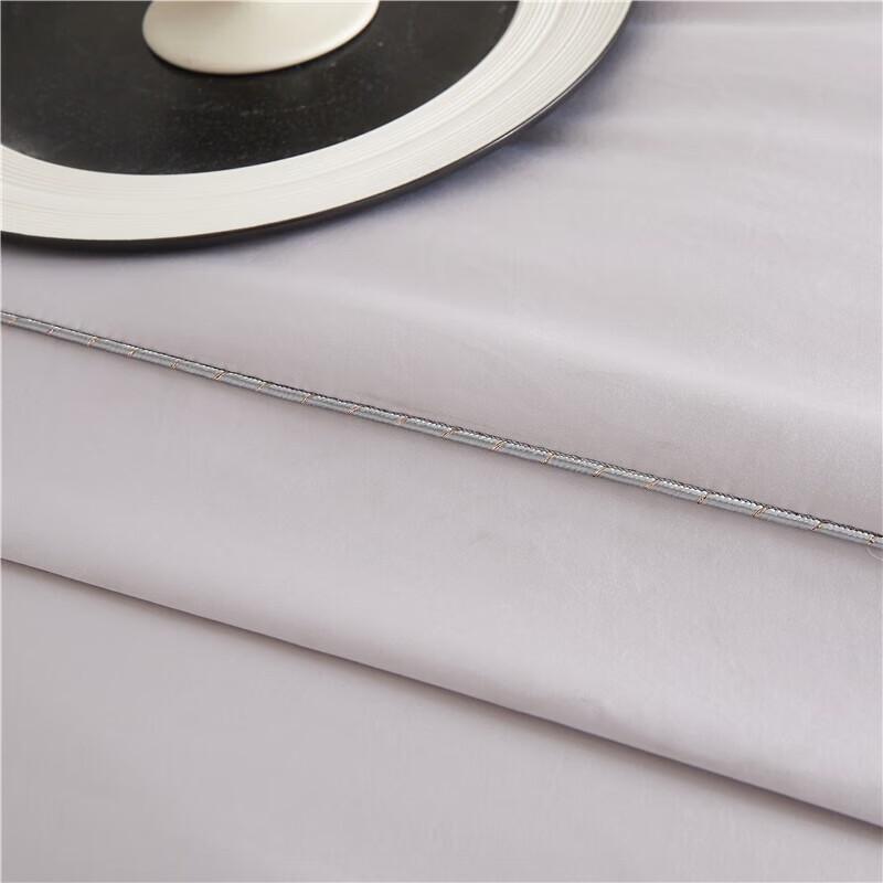 Violet Palace Mulberry Silk Comforter