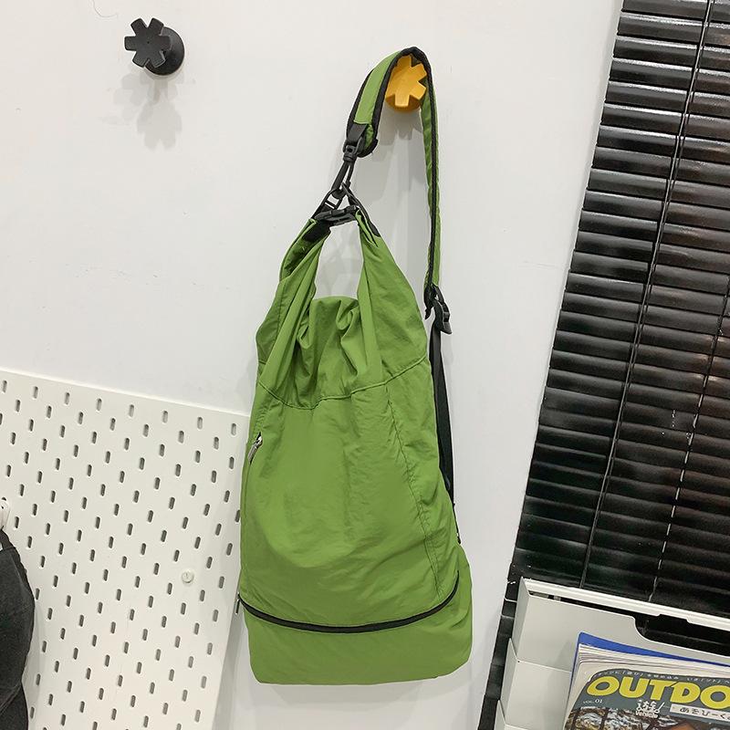 Men'S And Women'S Urban Fitness Wrinkle Leisure Outdoor Sports Anti-Splashing Roll-Up Backpack Large-Capacity Shoulder Bag