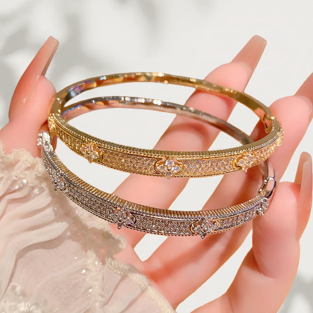2026 Four-leaf Clover Zircon Flower Bracelet Light Luxury High-end Full Diamond Bracelet Commuting Versatile Temperament Jewelry
