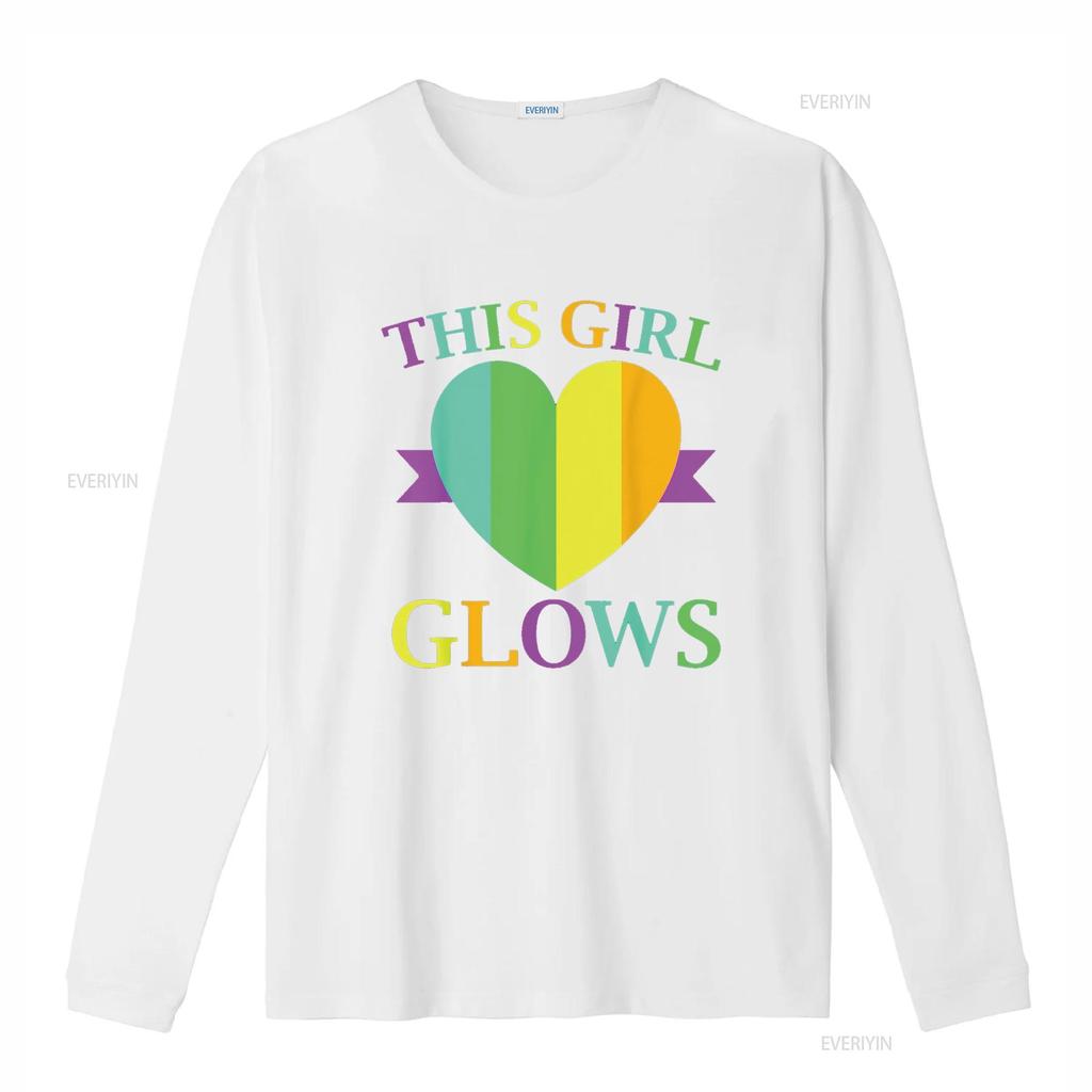 Эта Девушка Сияет Неоновые Огни Glow Party Любитель Футболка винтажная Стиранная Удобная Повседневная с принтом мужская мода