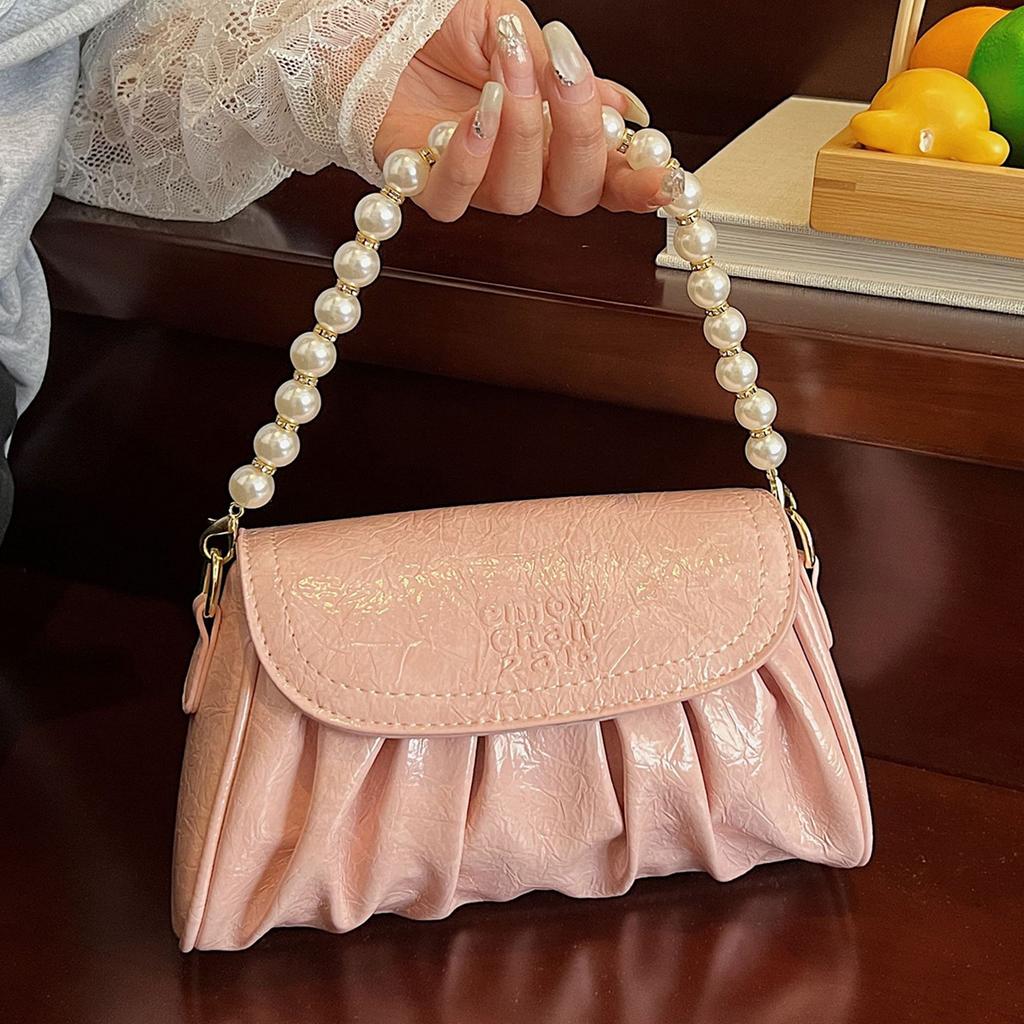 Нишевый дизайн популярная сумка женская 2025 новая мода жемчужная портативная на плечо под мышку плиссированная сумка-мессенджер на цепочке