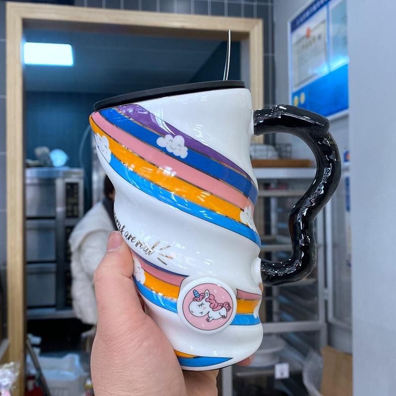 Милая керамическая кружка с радужным единорогом, с крышкой и ложкой, чашка для питья воды с сердечком для девочки, офисная кофейная чашка