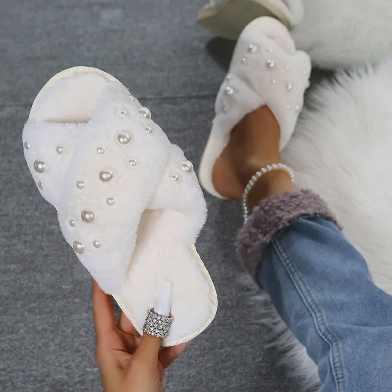 Женские тапочки Cross Fur Pearl — удобная обувь на плоской подошве для дома на осень и зиму