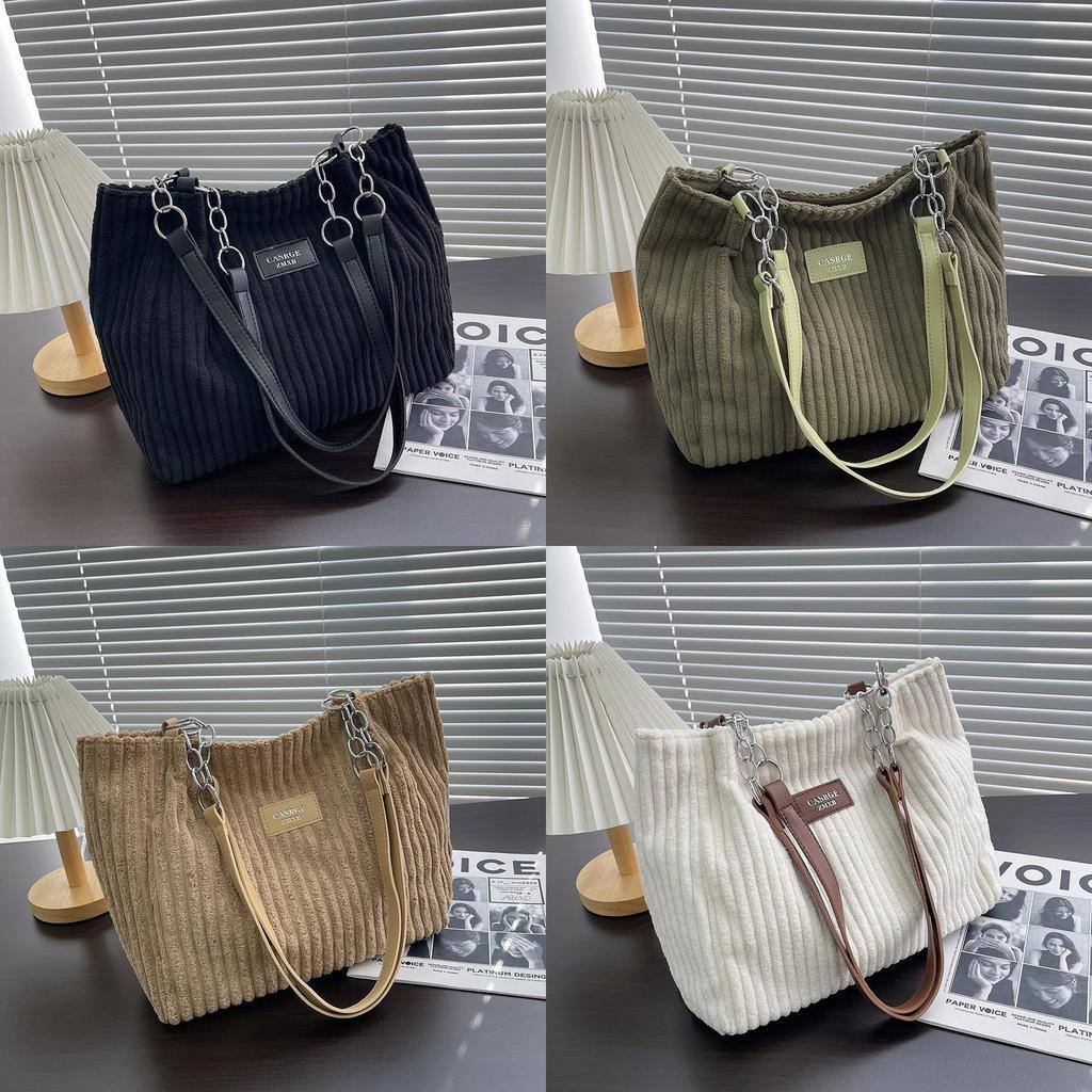 Large Capacity Velvet Chain Tote Bag For Women With Zipper Closure For Daily Use