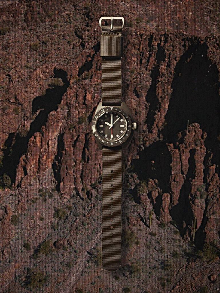 Часы Mil Travel Watch OLIVE FREE 38480025707 [Beams Plus] TYPE-P24 мужские