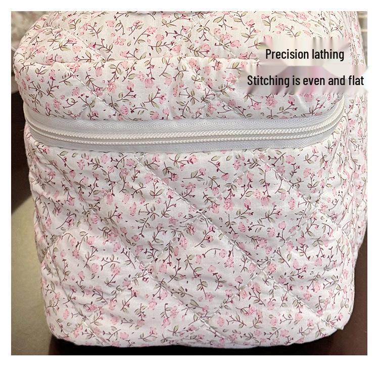 2024 Floral Cotton Quilted Large Capacity Cosmetic Handheld Storage Bag