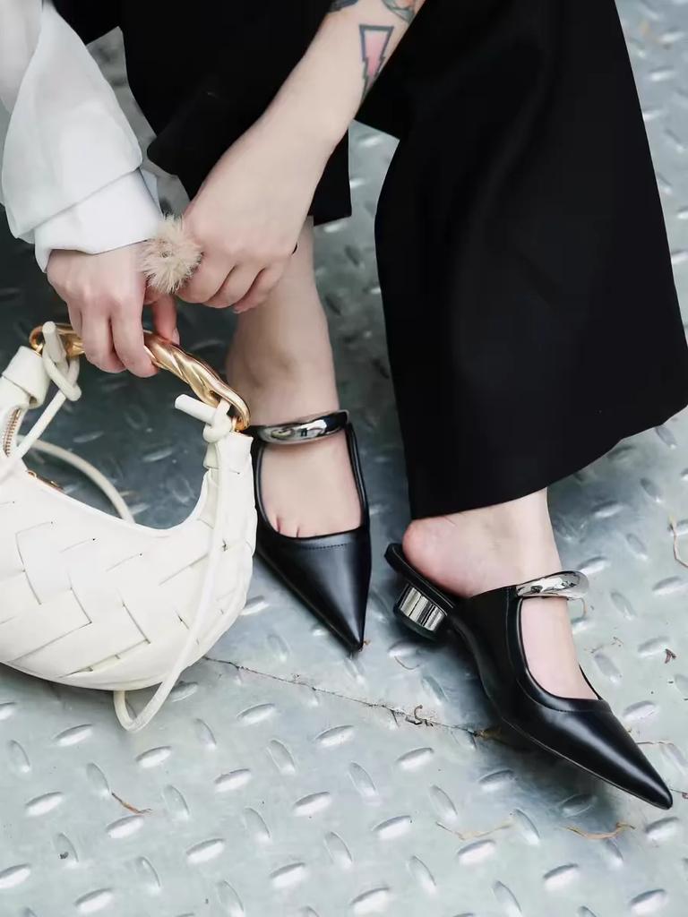 Slipopers Women French Pointy Single Shoes 2024 New Female Wearing Baobao Slippers Female Summer Small Heel Women's Shoes