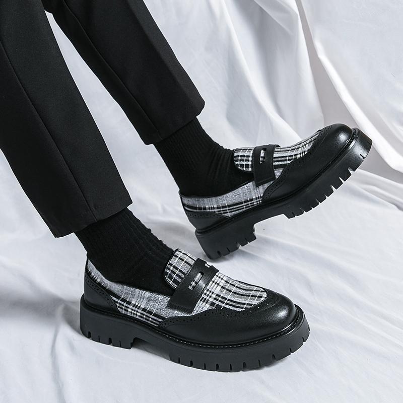 Повседневные мужские кожаные туфли на толстой подошве. Модные дизайнерские туфли. Новый стиль. Повседневные, модные, для вечеринок, для офиса, для улицы, для молодежи. Черно-белые туфли.