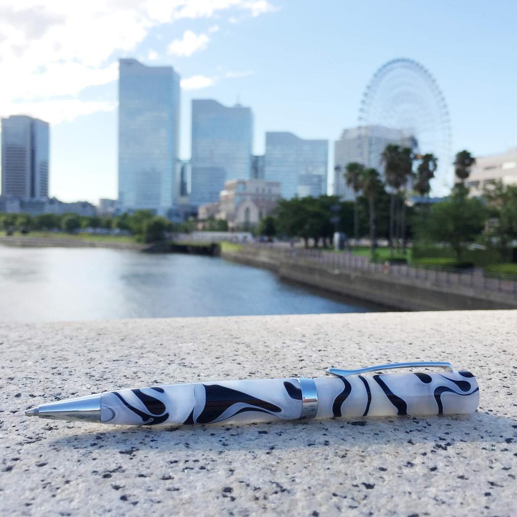 LACHIEVA LUX Черно-белая акриловая шариковая ручка Роскошный подарок для мужчин и Хороший набор ручек для ручки. женщины. письмо.