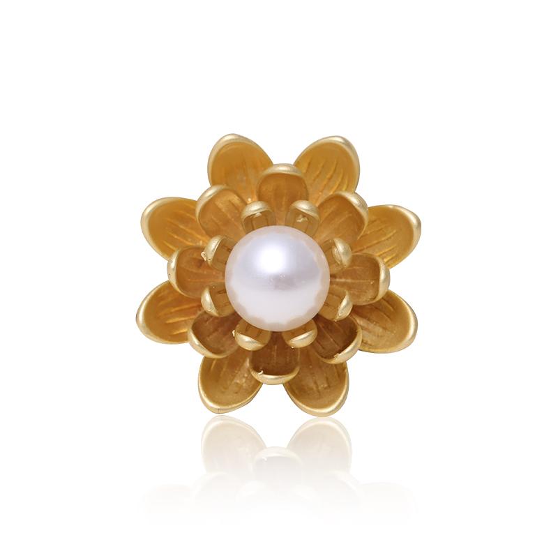 New Multi -Petal Pearl Brooch Fashion Exquisite Female Jewelry Brooch Clothing Decoration Accessories Party Brooch Gift