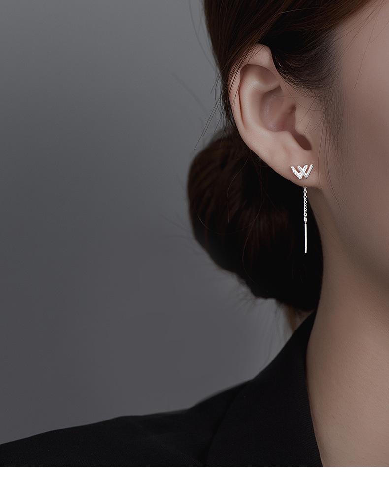 Серьги 'W' из серебра 925 пробы Banyan Tree для женщин - Элегантный нишевый дизайн, тренд 2022 года