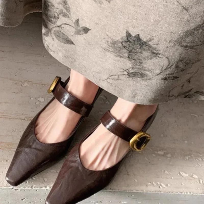 Модные туфли-лодочки в стиле ретро с острым носком для женщин, осень 2024 г., удобные туфли на низком каблуке для поездок на работу, повседневная модная обувь с неглубоким носком