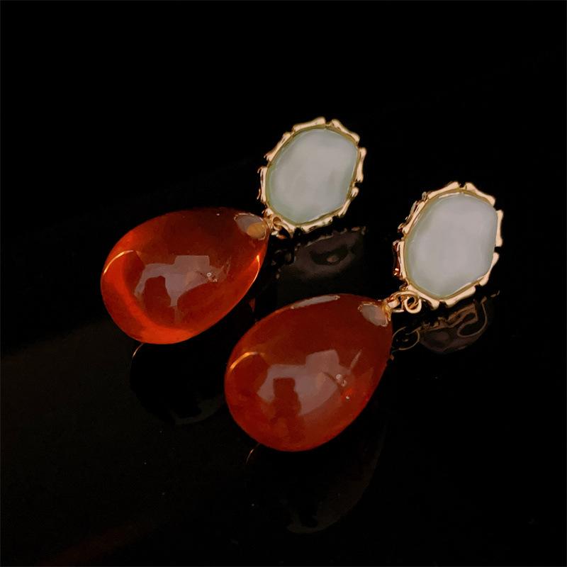 Amber Water Drop Earrings - French Retro Style, Light Luxury, High-End Silver Earrings for Women