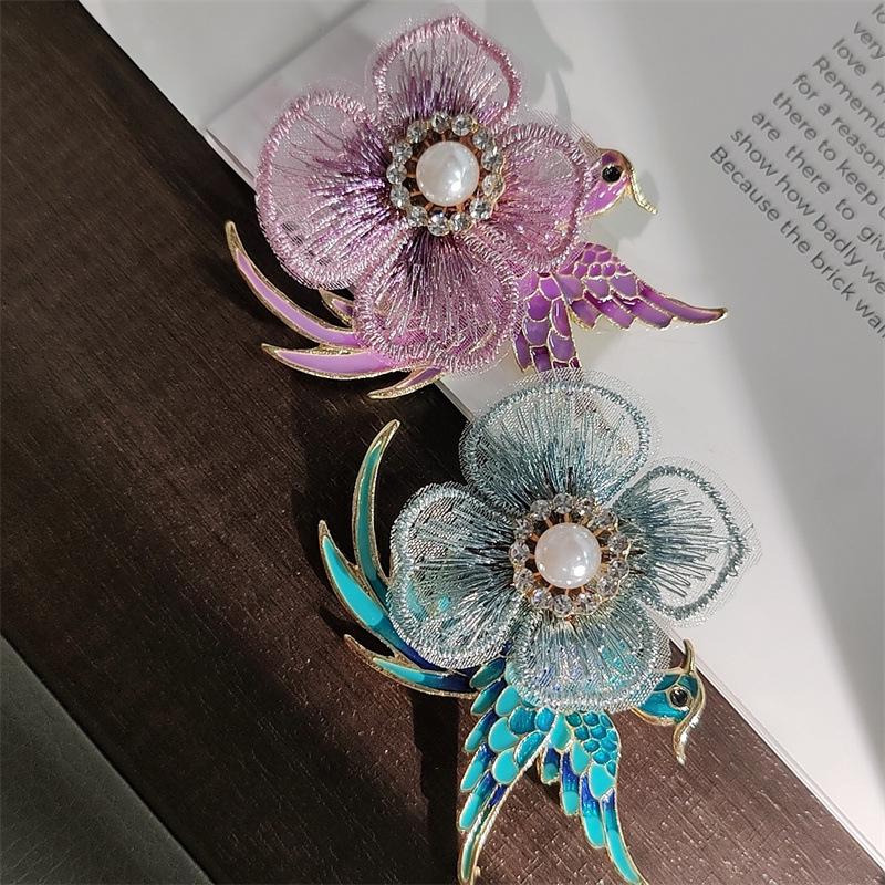 Вышитая брошь в виде птицы и цветка в китайском стиле с жемчугом и стразами