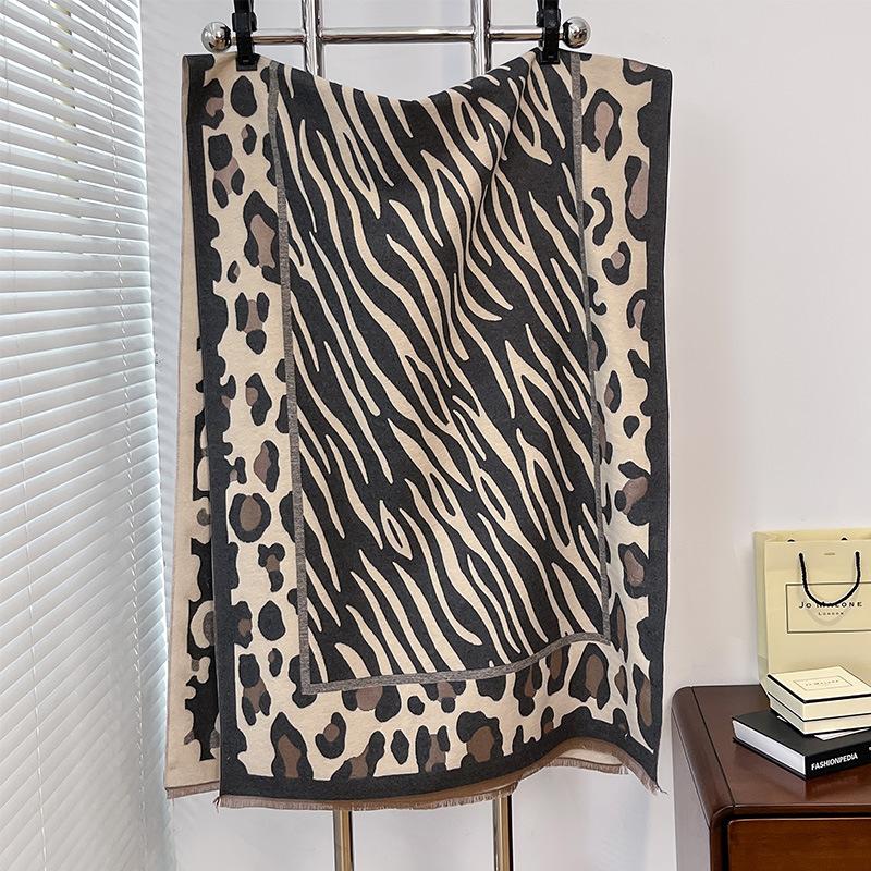 Autumn And Winter Leopard Print Wild Fashion Warm Scarf Unique Personality Sweet Cool Wind Women Air Conditioner Shawl Scarf