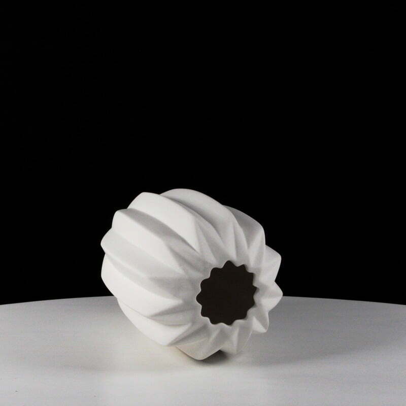 White Decorative Ceramic Vase with Ribbed Edges Milano - 21cm