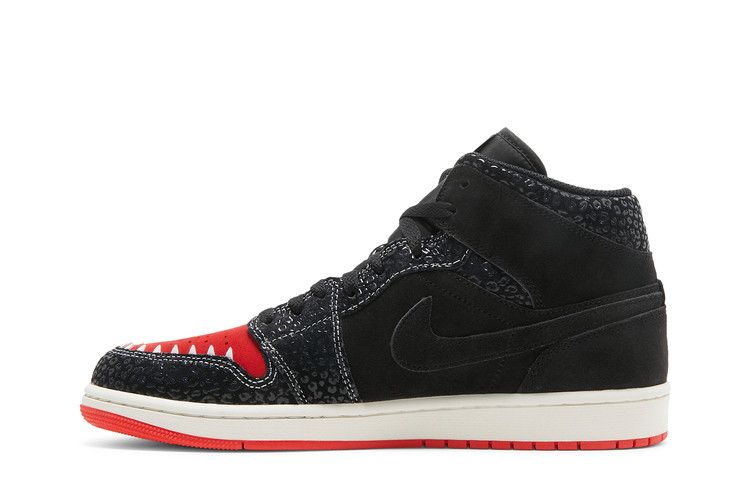 Jordan 1 Mid SE Siempre Familia