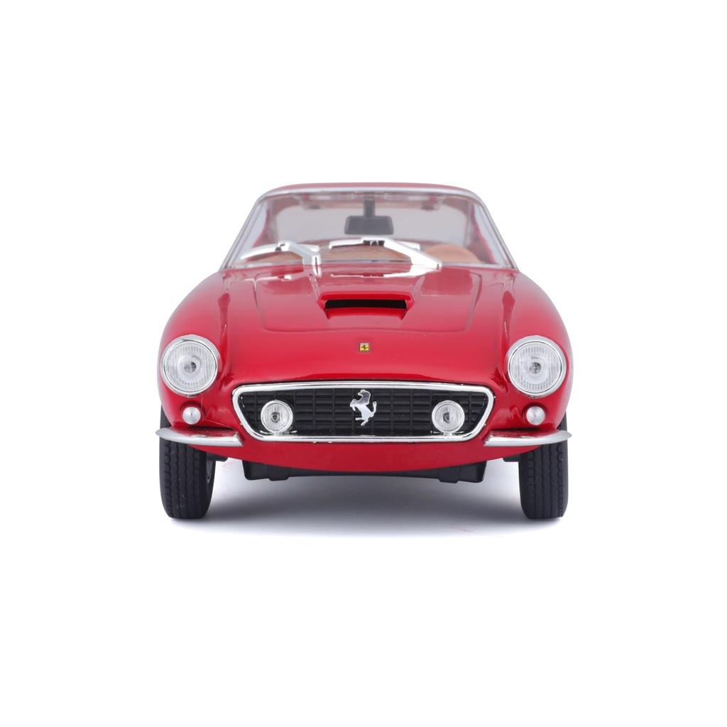 Bburago 1/24 Ferrari Berlinetta Passo Corto Red / Diecast Model Car, Ready-to-Display 18-26025