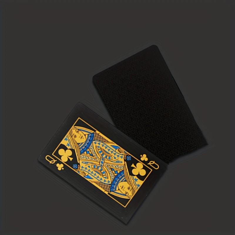 Колода игральных карт и набор из 7 кубиков. Пластиковые водонепроницаемые и износостойкие игральные карты. Желтые и серебряные многогранные игральные кости с цифрами.