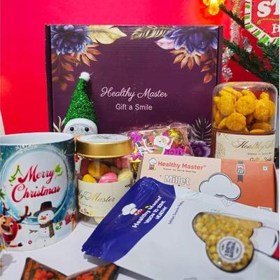Healthy Master Merry Magic Box из 8 штук | Премиальная рождественская подарочная коробка | Хрустящие чипсы, просяные шарики, закуски из просяного зерна, кружка, миндальный шоколад, печенье