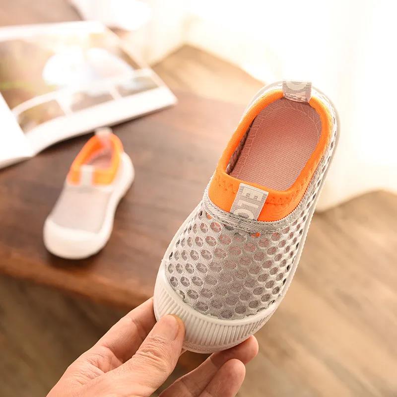 Летняя детская обувь для мальчиков и девочек, нескользящая повседневная обувь с сеткой, мягкая подошва ярких цветов, спортивная легкая однотонная обувь на плоской подошве