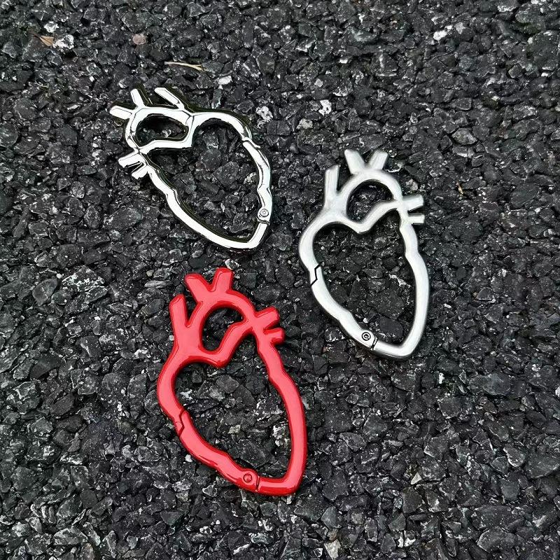 Тяжелая промышленность Любовь Сердце Геометрический Брелок Пряжка Креативный Металлический Подвеска Панк Рок Y2K Шарм для Сумки Поясной Стайлинг Аксессуар Подарок