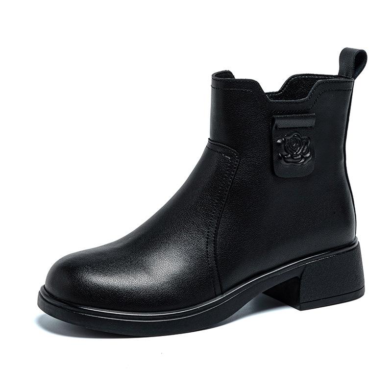 Кожаные ботинки Мартин женские модные универсальные короткие ботинки 2025 новые осенне-зимние тонкие ботинки модные на толстой подошве коричневые ботинки