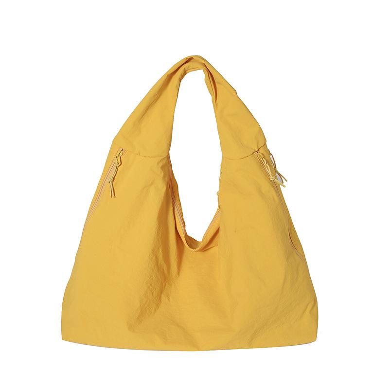 Korean Version of Fashion Nylon Messenger Bag 2025 New Simple Casual Dumpling Bag Large Capacity Versatile Girl Shoulder Bag