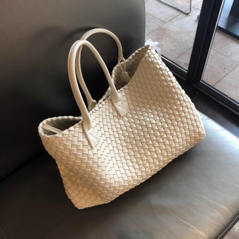 Womens Handwoven Tote Bag Large Capacity Fashion Shoulder 2026 Daily Use
