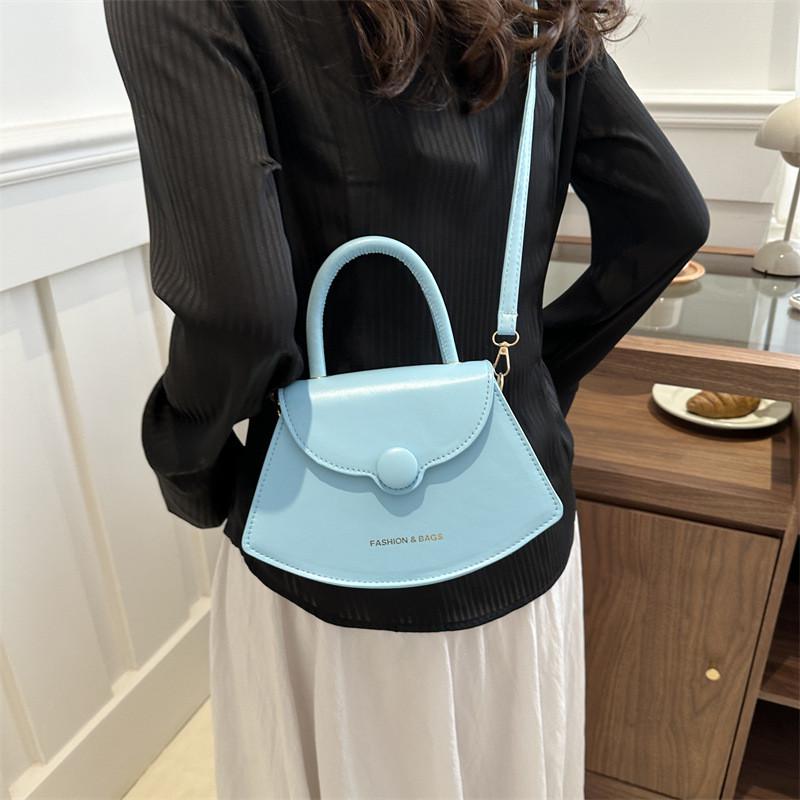 Elegant Retro Aesthetic Womens Shoulder Bag Trendy Casual Handbag For Daily Use