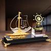 Подставка для ручек «Гладкое плавание»: Элегантный Хрустальный Парусник - Украшение для Офиса или Дома.
